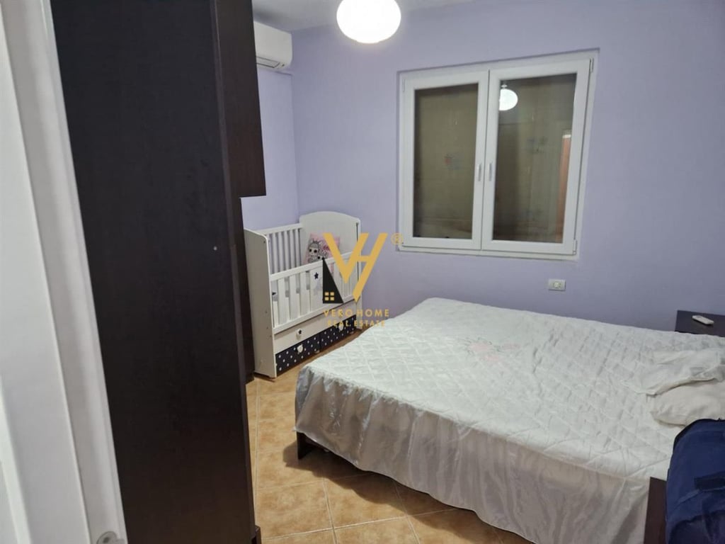 AFFITTASI APPARTAMENTO 3+1+2 A ZOGU I ZI 800 EURO