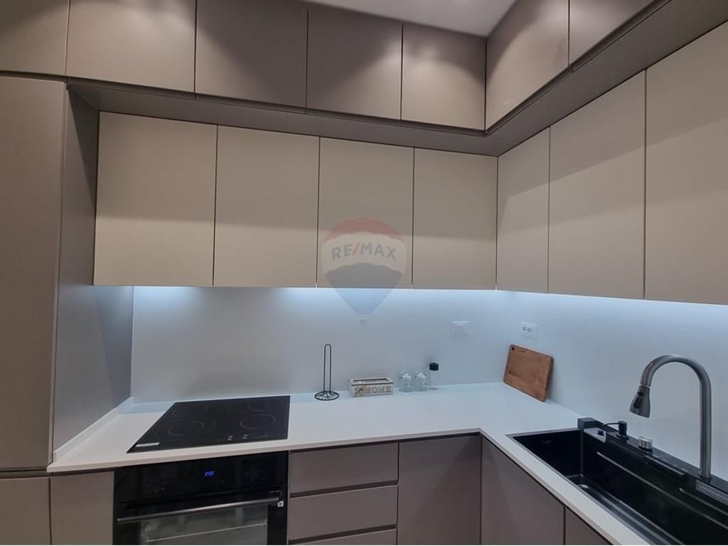 APARTAMENT 2+1+PARKIM PER QIRA TE LAKE VIEW 1500€