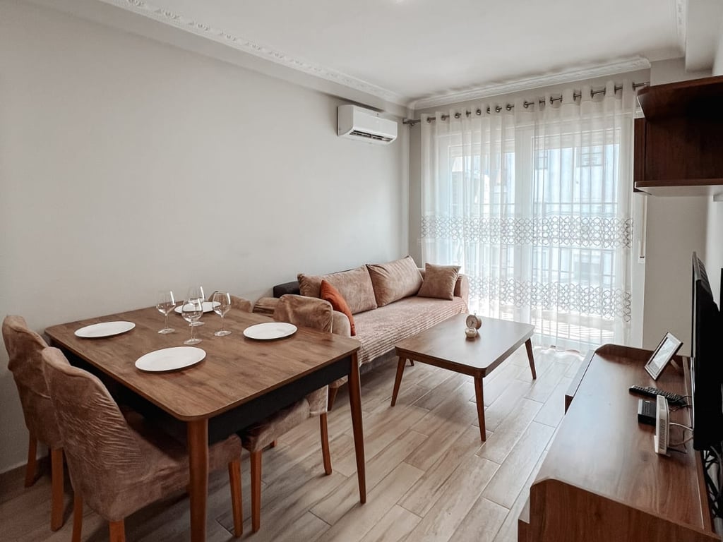 Qera! Apartament 1+1, Rr:"5 Maji"