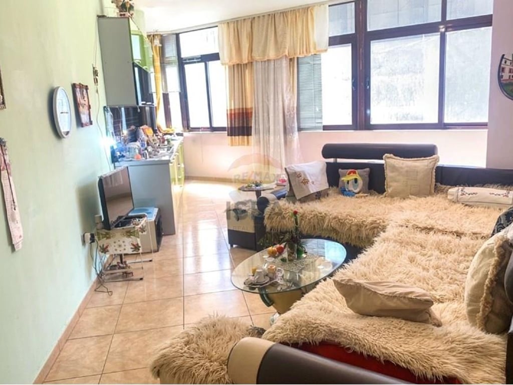 Appartamento 1+1 in vendita, Viale Zogu I.