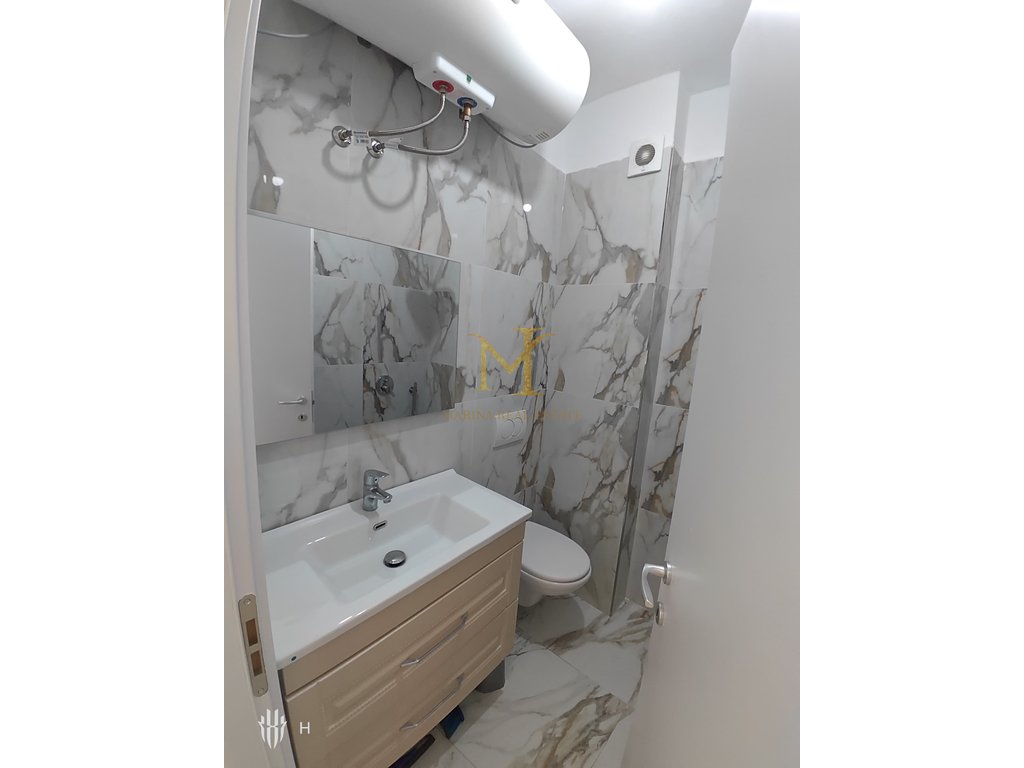 Affittasi monolocale in spiaggia vicino a La'Muse!!