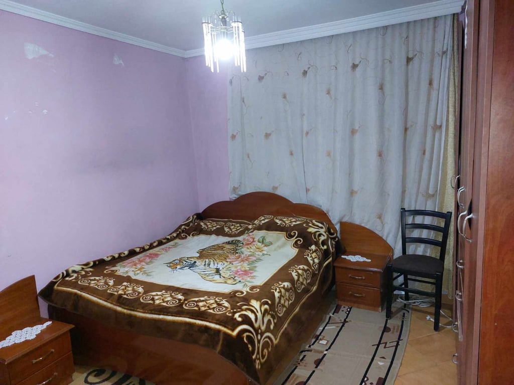 Vendesi appartamento 2+1 vicino al Liceo Cajupi!