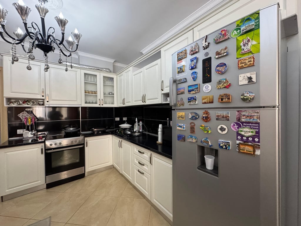 Super Apartament 3+1+2 - te rrethi Astir , mundesi ndarje .