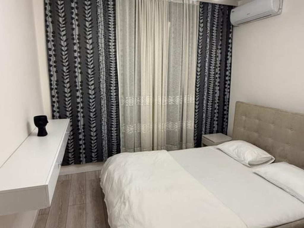 2+1 per qira te Stacioni i Trenit, afer Intermedica