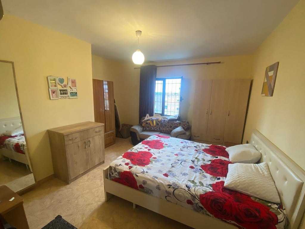 A 1+1 apartment is available for rent at Tregu Elektrik.