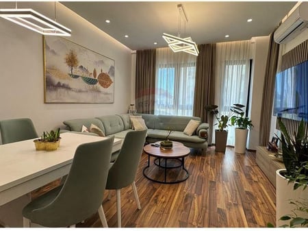 Appartamento - In Affitto - Piazza 21, Tirana