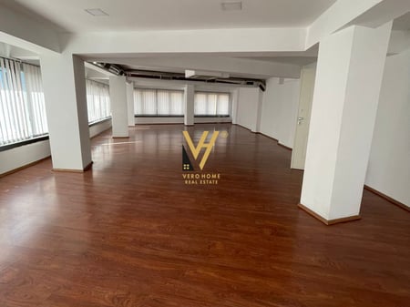 JEPET ZYRE 220 M2 ME QERA TE SELVIA 2.000 EURO