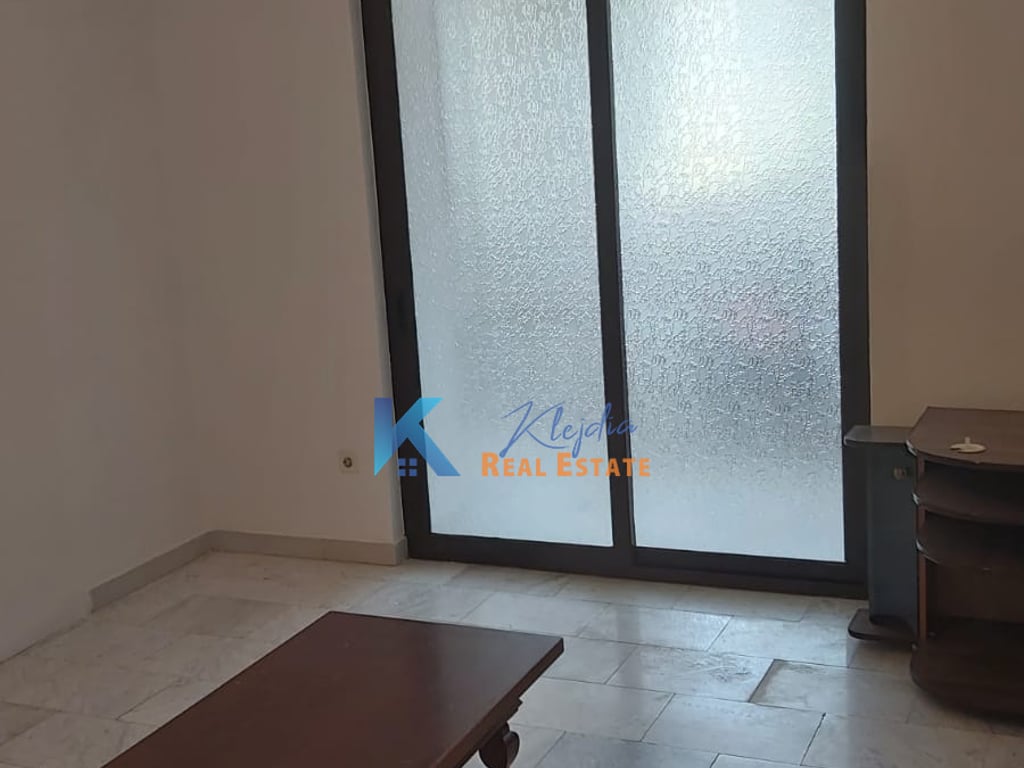 Ambient per zyra te rruga Fortuzi