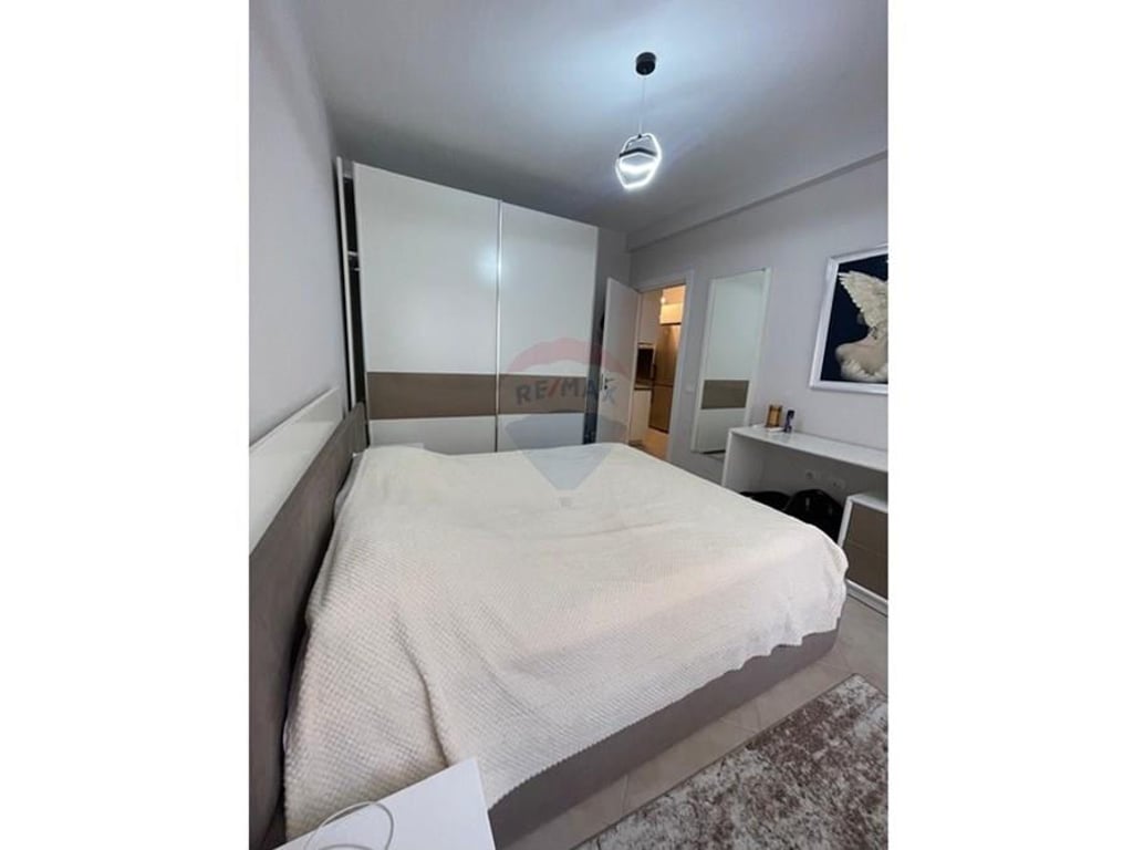 APARTAMENT 2+1+PARKIM ME QIRA TEK KODRA E DIELLIT