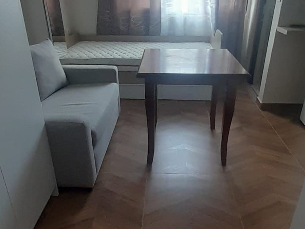 Monolocale in affitto a Tirana, St i Trenit/Dispenceria (300 Euro)