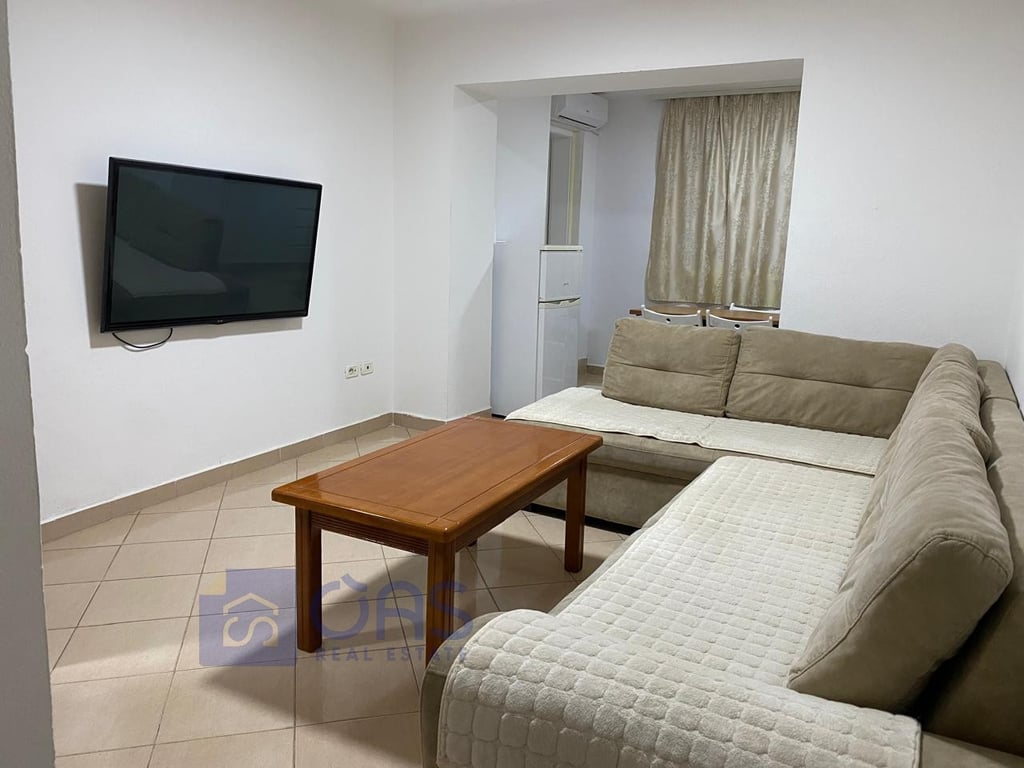 A 1+1 apartment is for rent near Bardhyl Street.