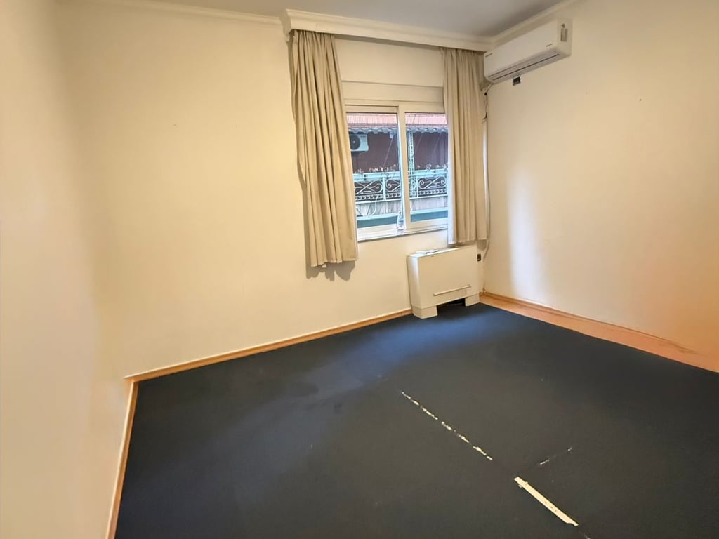 Ambient per zyra 5+1+2 ne Bllok