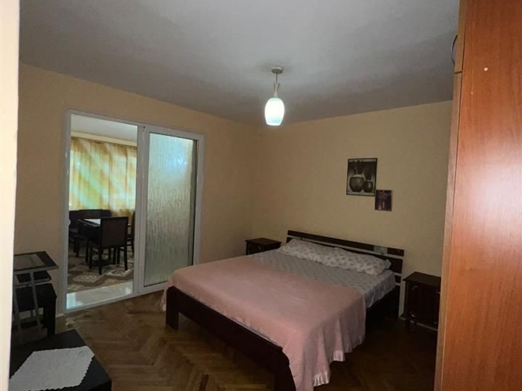 Jepet me qera Shtepia 1+1 , Qytet Studenti perballe Godines 9/10 (300 mije leke)