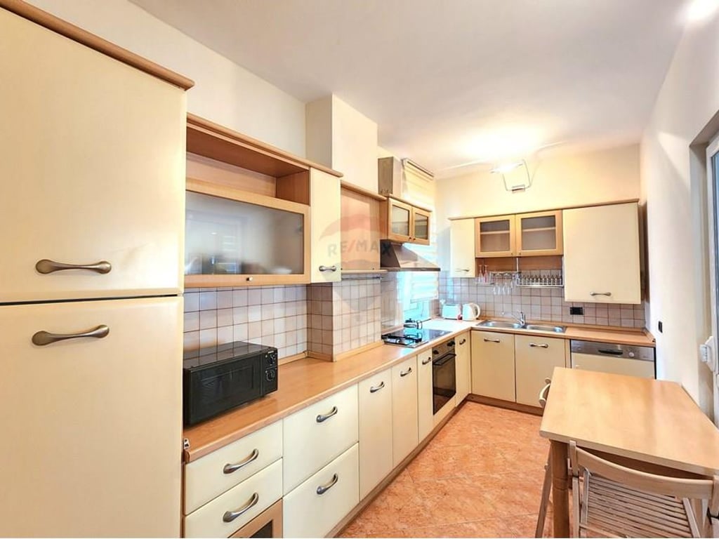 Qira - Apartament 1+1 prane Qendres 800€