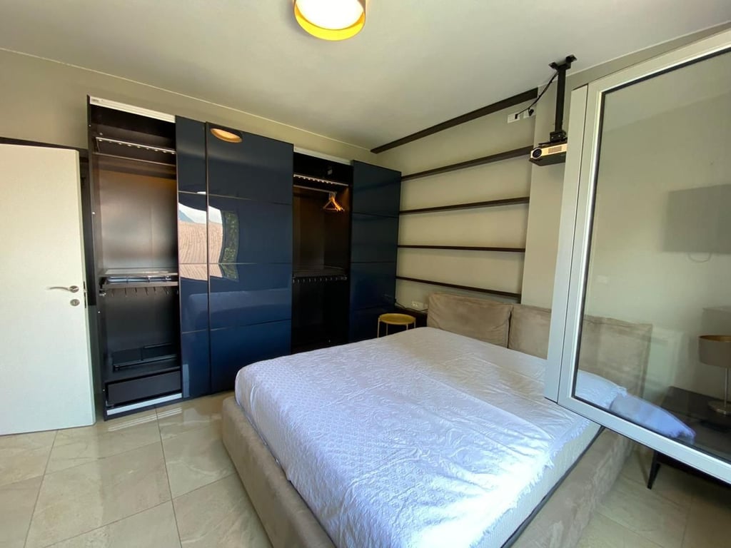 AFFITTASI Appartamento 2+1 + POSTO AUTO al Lago di Tirana