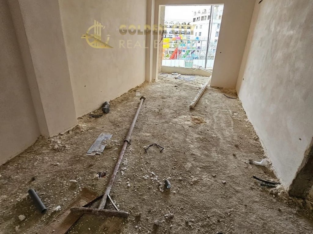 Shitet Apartament 1+1