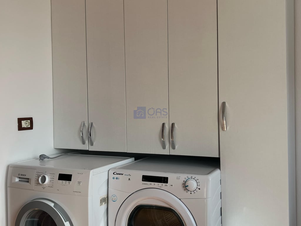 A 2+1 apartment with parking is for rent at Siri Kodra 450.
