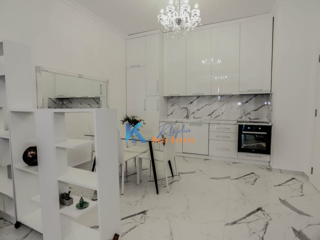 Appartamento 1+1 in Affitto a Square 21