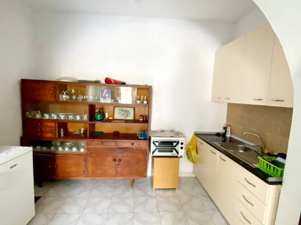 🏡Private house for sale, a few meters from "Josif Budo" street, Kavajë.