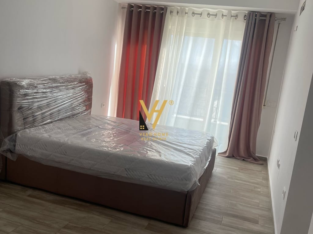 AFFITTASI APPARTAMENTO 3+1+3+VERANDA A KODRA E DIELLIT 2, 1.200 EURO