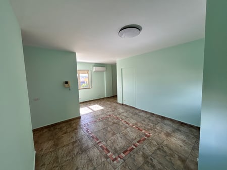 A 2+1 apartment is for rent on Fortuzi Street.