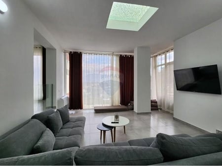 VILLA CON PISCINA IN AFFITTO RESIDENZA KODRA2