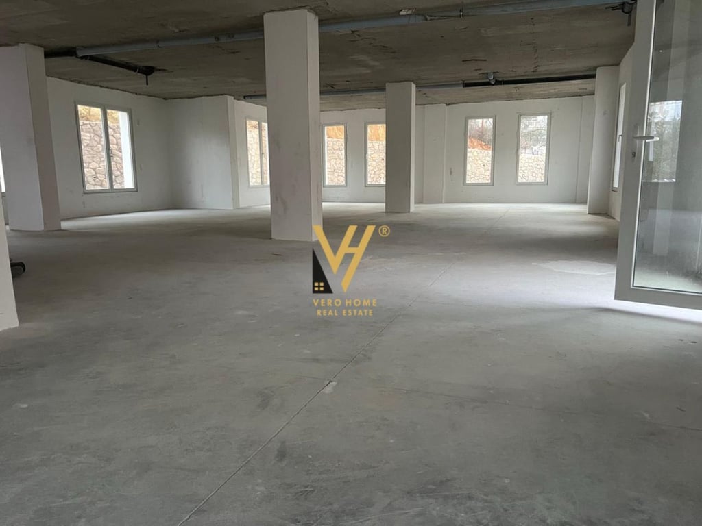 A FOUR-STOREY VILLA FOR RENT IN SELITE 4,500 EURO