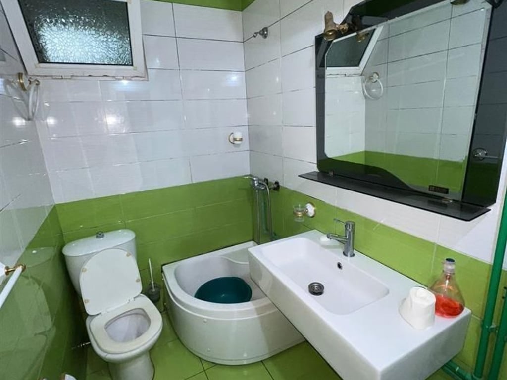 Jepet me qera Shtepia 1+1 , Qytet Studenti perballe Godines 9/10 (300 mije leke)