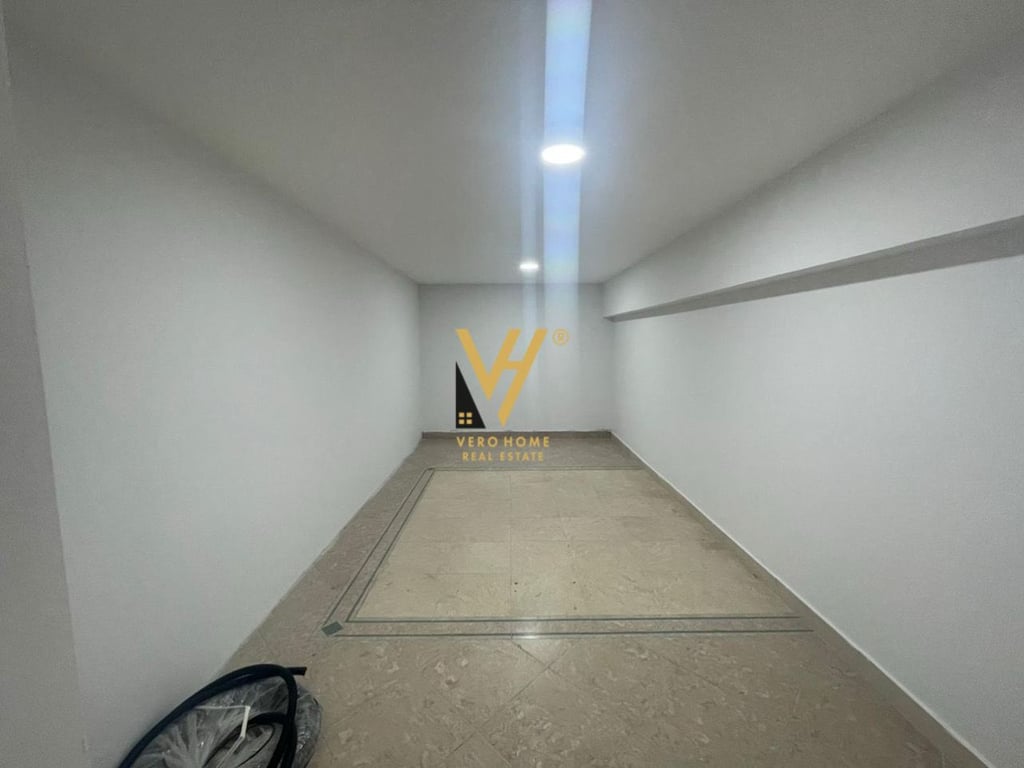 BUSINESS PREMISES FOR RENT 170 M2 IN PAZAR I RI 1,700 EURO