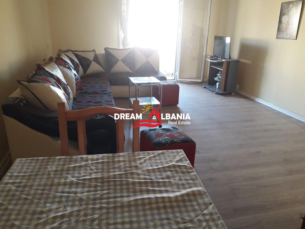 Affittasi appartamento 2+1 presso l'Istituto Harry Fultz a Tirana (ID 4229429)