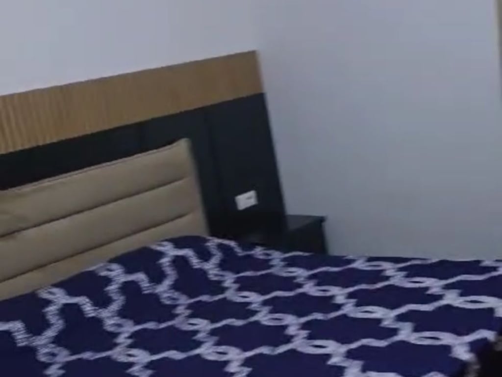 Jepet me qera Shtepia 2+1 , tek Kodra e Priftit prane shkolles Mrekullia  480 mije leke