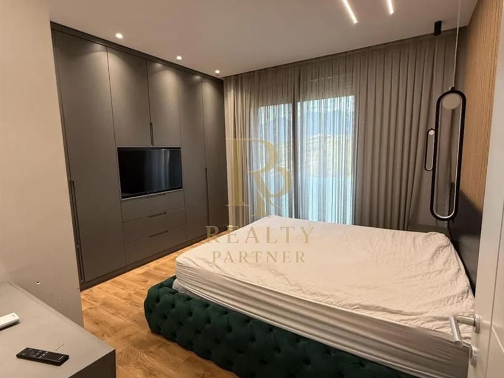 SUPER APARTAMENT ME QIRA –2+1 + VERANDË ,TEK ZONA E TEG ...........