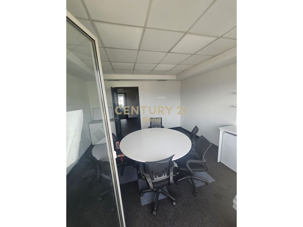 ISH BLLOKU AMBIENT ZYRASH ME QIRA !!