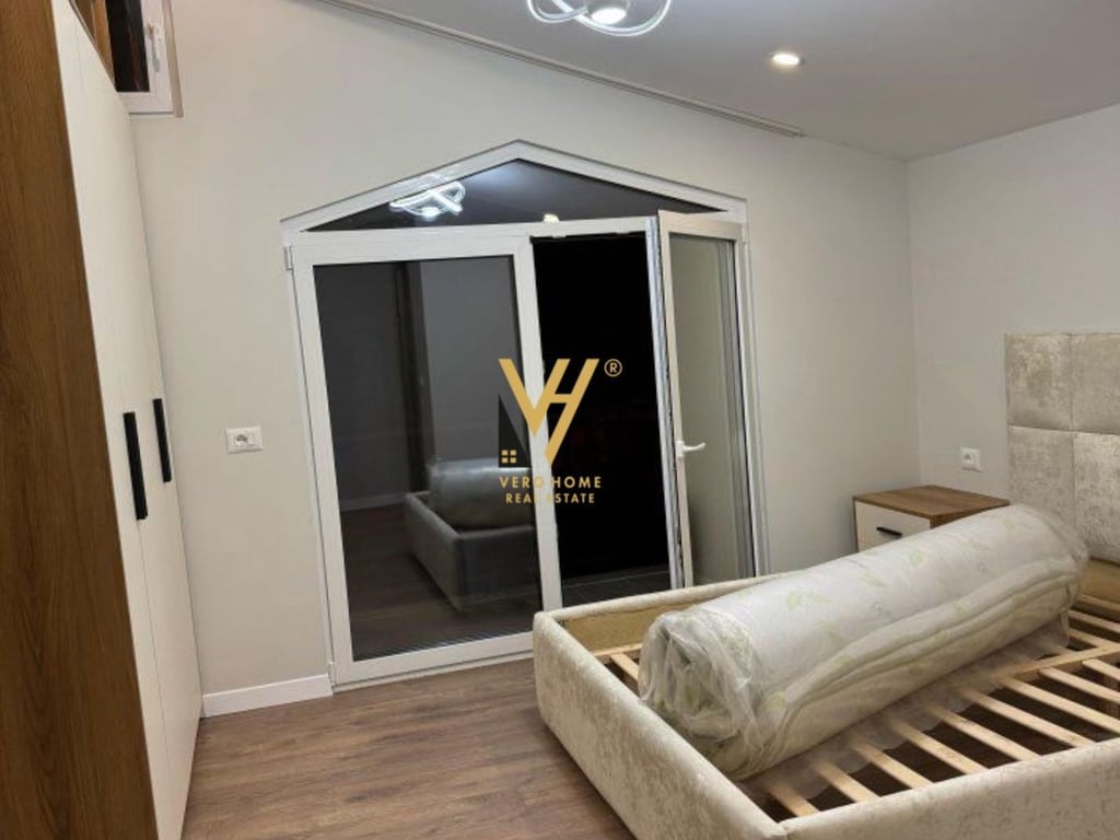 JEPET VILE ELITARE ME QERA TE TEG 1.500 EURO