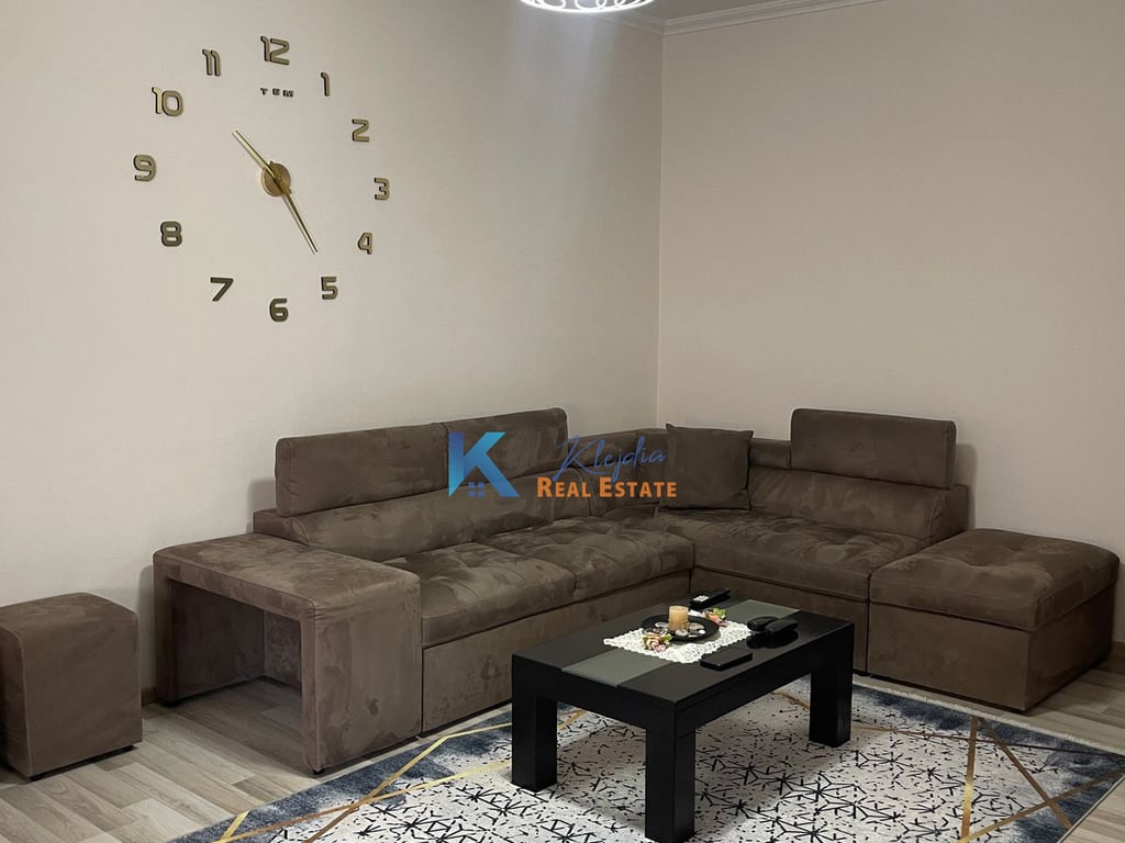 2+1 per SHITJE te Sheshi i Aviatoreve, Rruga Foto Janku