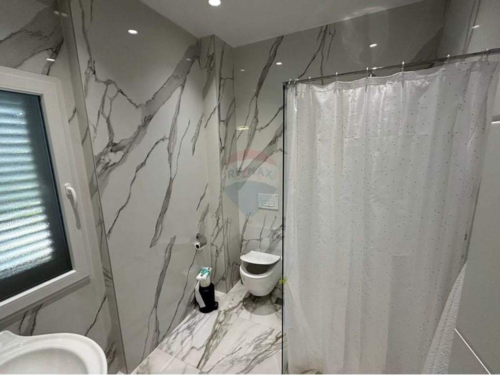 Jepet me qera apartament 3+1+2+2