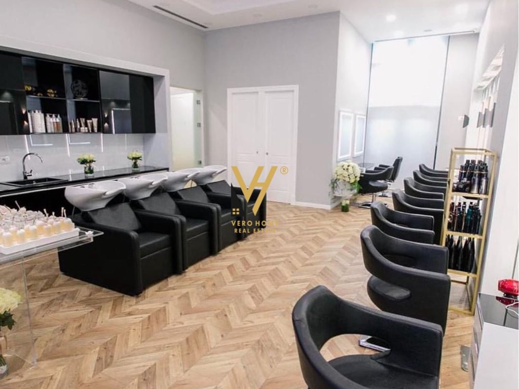 AFFITTASI NEGOZIO SALONE DI BELLEZZA IN VIA KOSOVAREVE 3.500 EURO