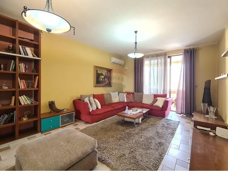 Appartamento 3+1+2 in affitto in via 21 Dicembre!