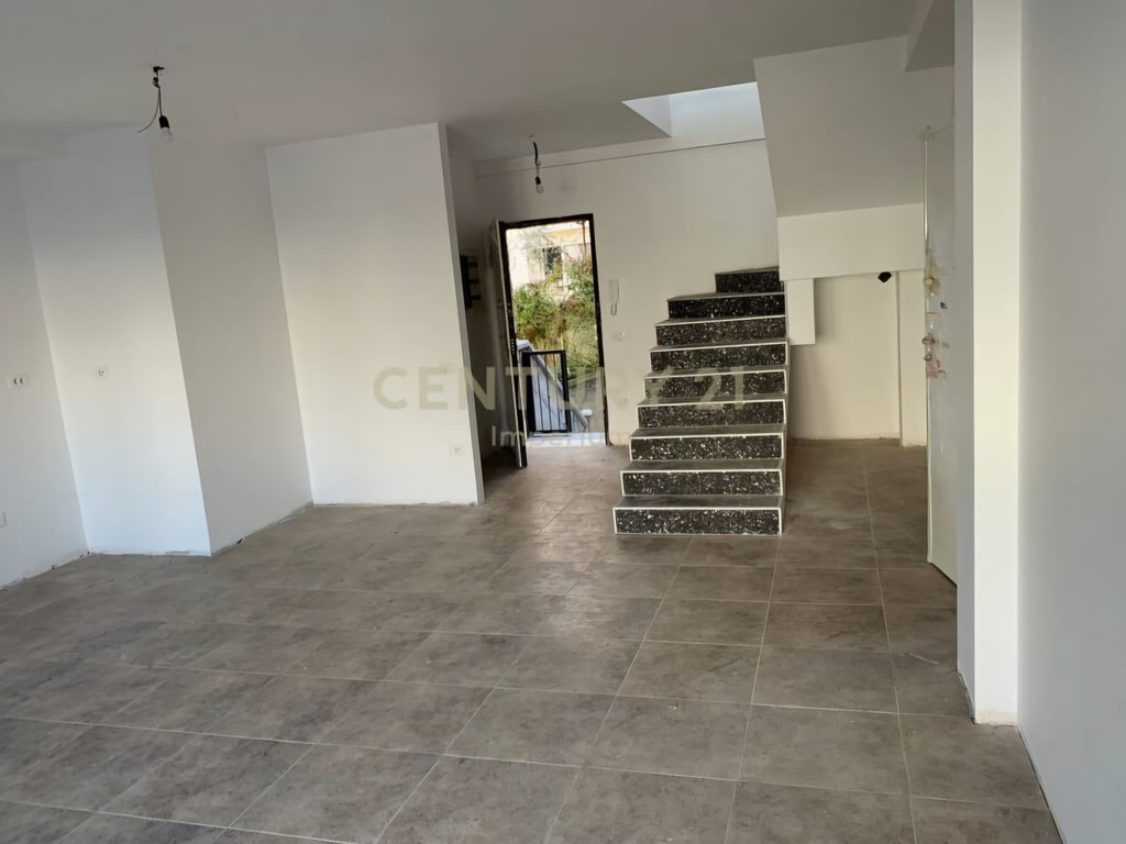 DUPLEX IN VENDITA VICINO AL GIARDINO BOTANICO/ZOOLOGICO