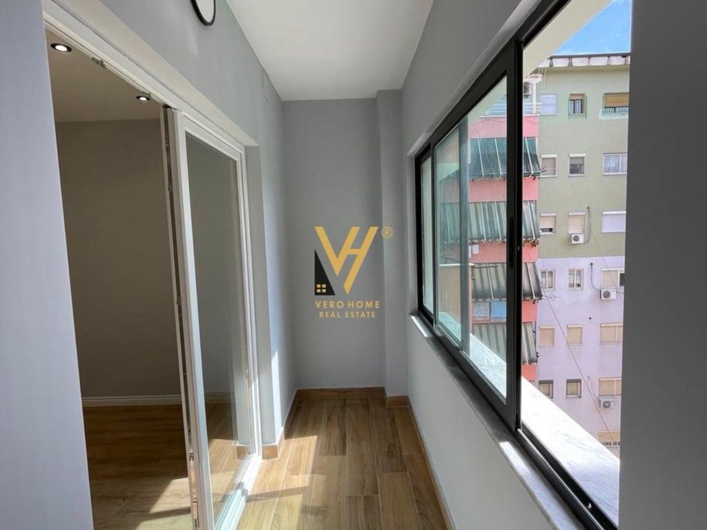 VENDESI APPARTAMENTO 1+1 IN VIA 5 MAJI 98.000 EURO
