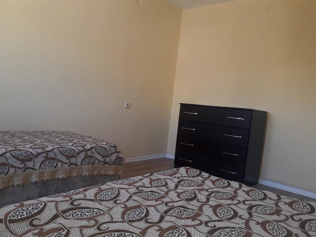 Jepet me qera Ap 2+1perball shkolles Harry Fultz 