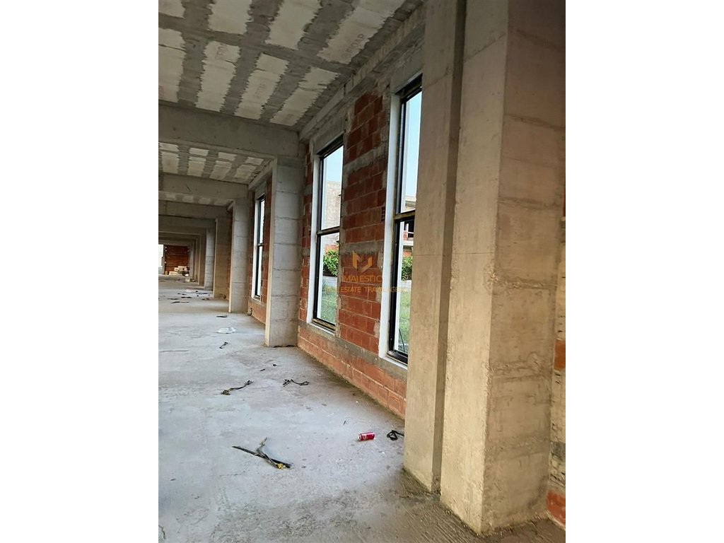Super warehouse for rent in Kamez.