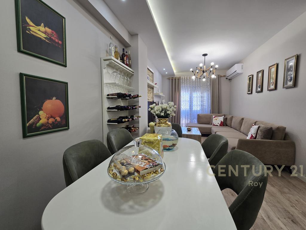 OFROJME APARTAMENT 2+1 PER SHITJE PRANE QENDRES,DURRES 145,000 €