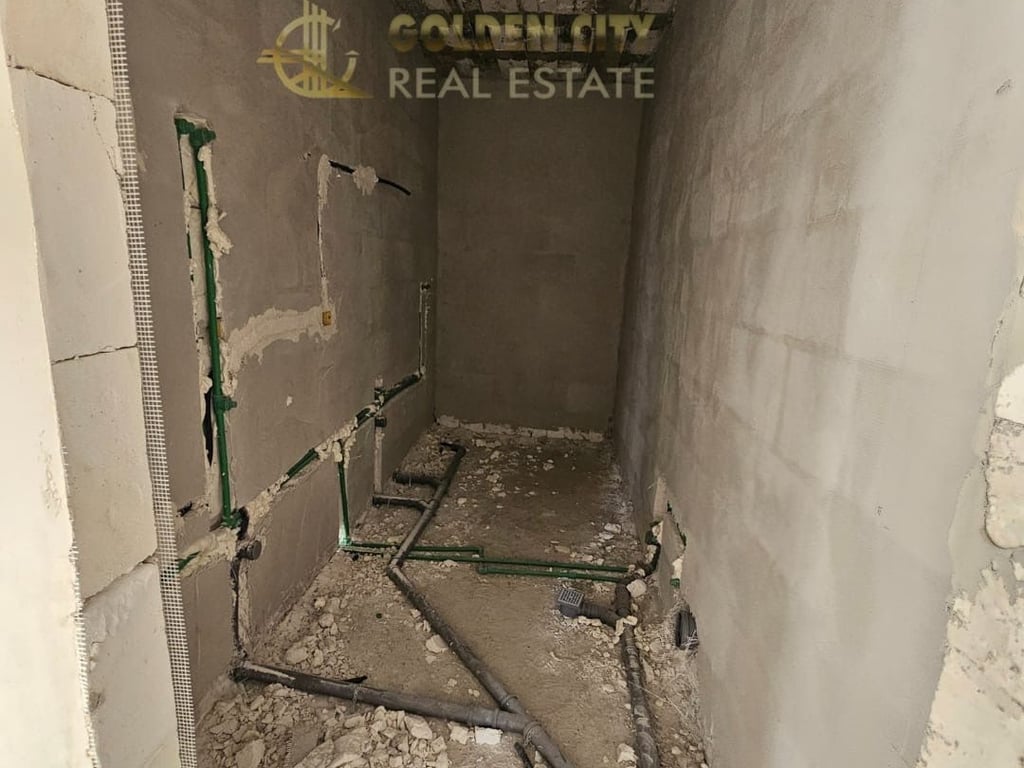 Shitet Apartament 1+1 1050€m2 Golem 