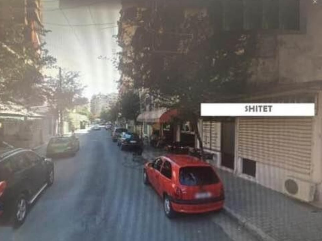 Shop on Durrës Street opposite the old mill café, 100m2.