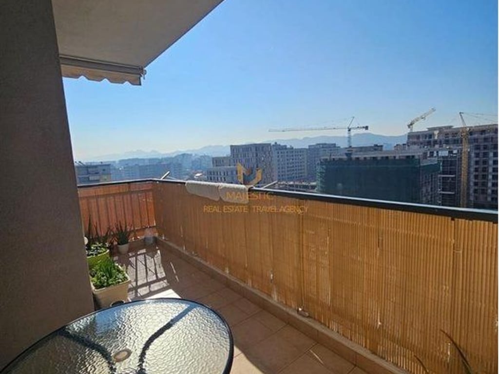A great 2+1+2 apartment is available at the IBN complex, former aviation field.