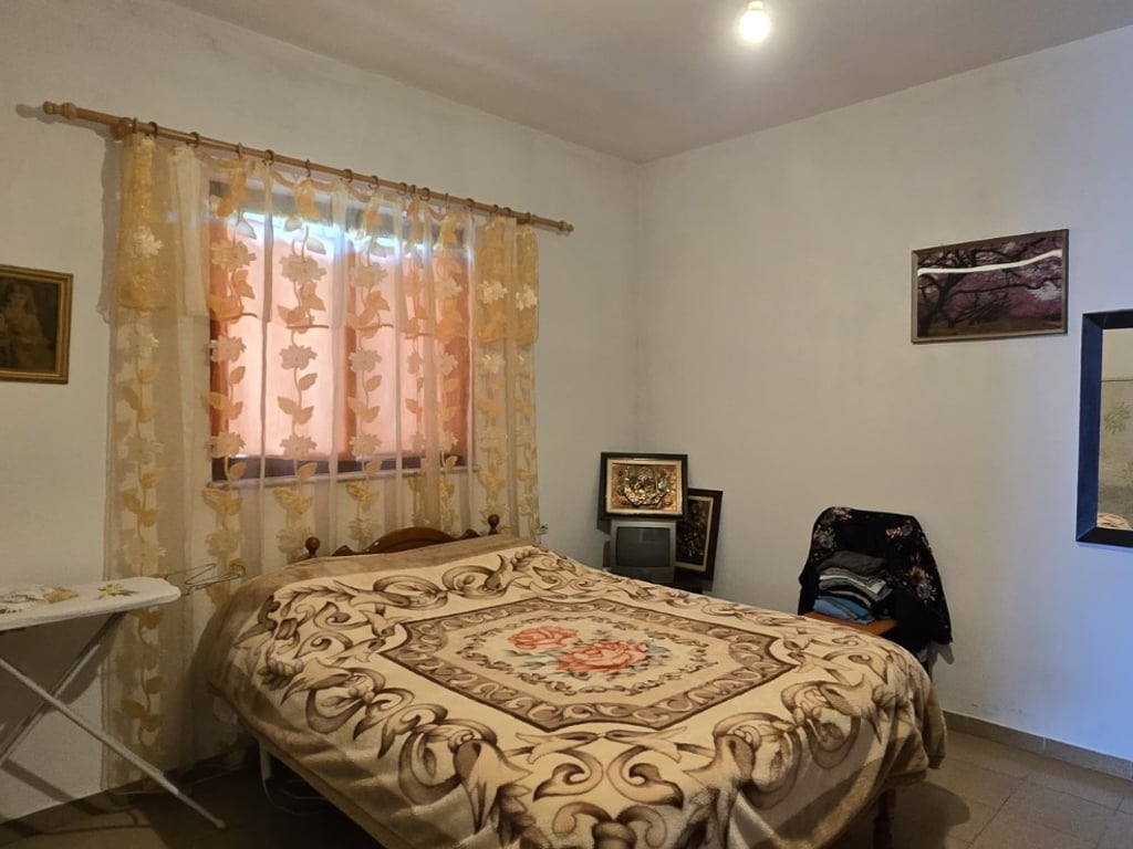 Shtëpi Private në Shitje me vendodhje te rruga Petrit Radovicka te Kthesa e Kamzës.