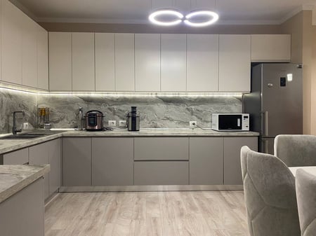 JEPET ME QIRA 2+1+2 parkime GOLDEN PARK AMERIKAN 3  70.000 LEKE 