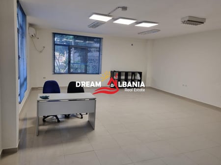Jepet me qera ambient zyre prane Liqenit te Thate, rruga Eduart Mano (ID 42611073)