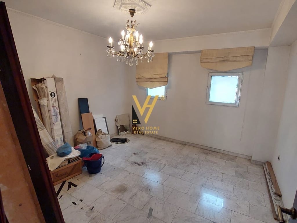 SHOP FOR RENT 35 M2 ON DURRES STREET 55,000 LEK